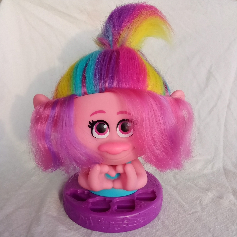 Dreamworks Trolls World Tour Pink Poppy Rainbow Hair Styling Head toy